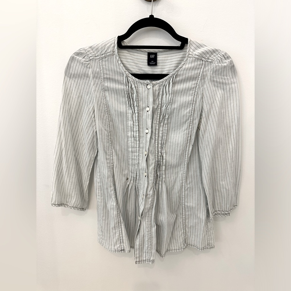 Vintage (2004) Gap pintuck button down shirt